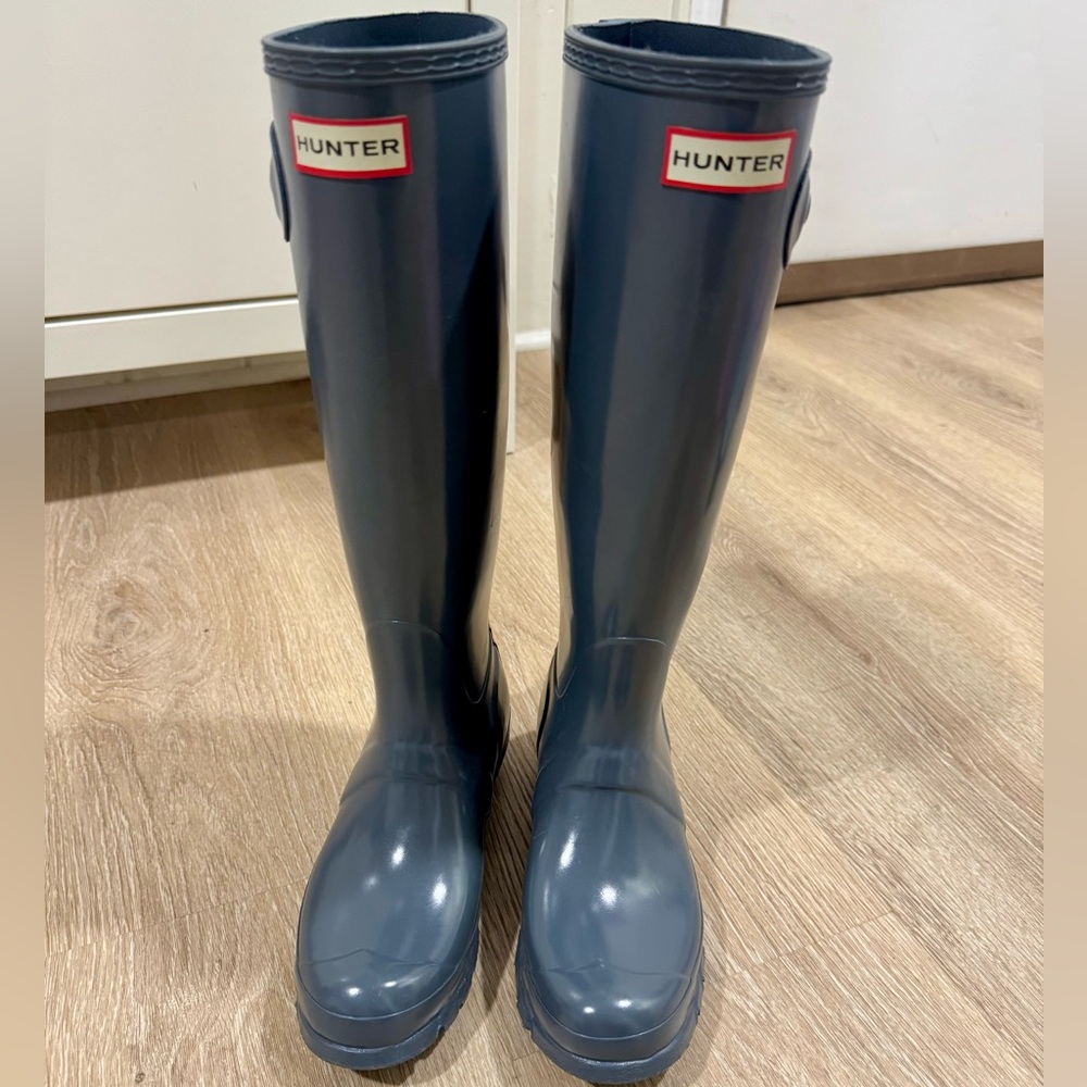 Women’s hunter rain boots